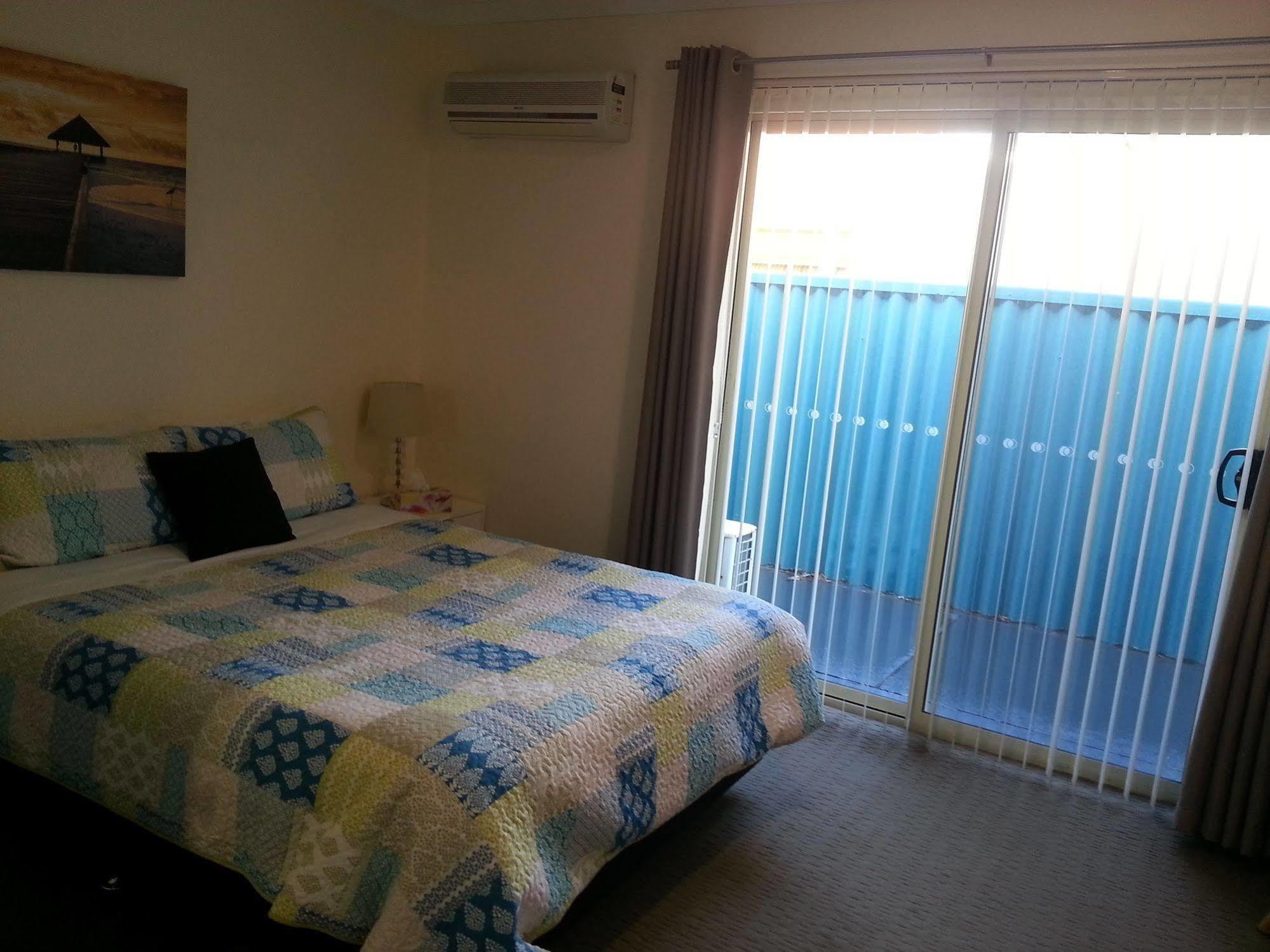 ロッキンガム パーム ビーチ ベッド&ブレックファースト Bed & Breakfast エクステリア 写真